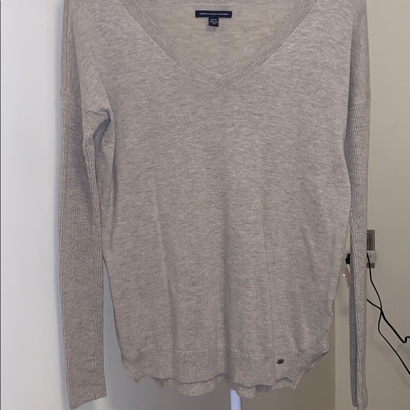 Long sleeve v-neck sweater - Picture 1 of 4
